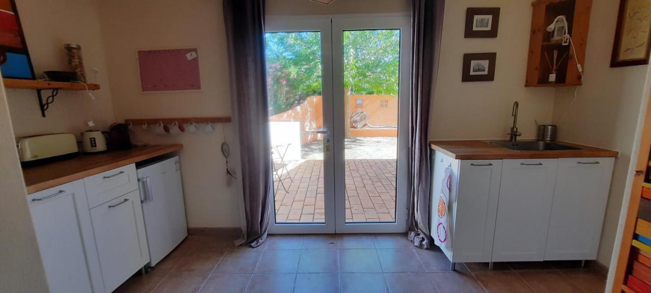 Rural Peace In The Algarve - Private Room With Kitchenette And Bathroom Aldeia dos Matos Dış mekan fotoğraf